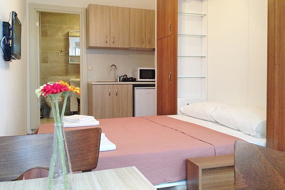 Atrium 3*