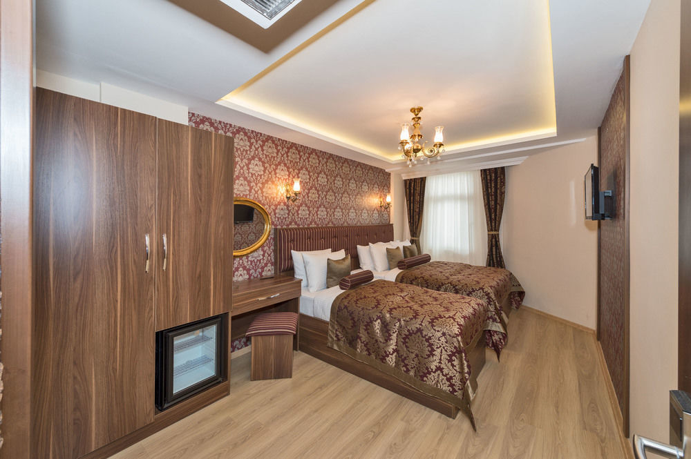Marmara Place Old Hotel 4*