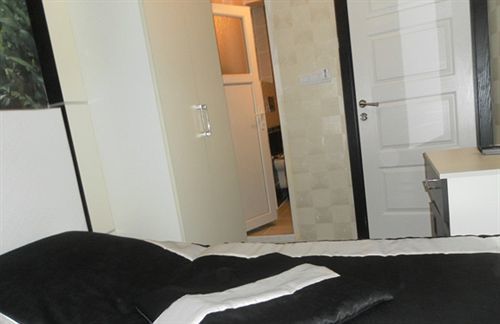 Hotel La White 2*