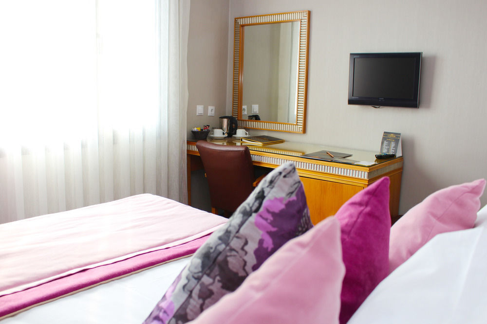 Carlton Old Hotel 4*
