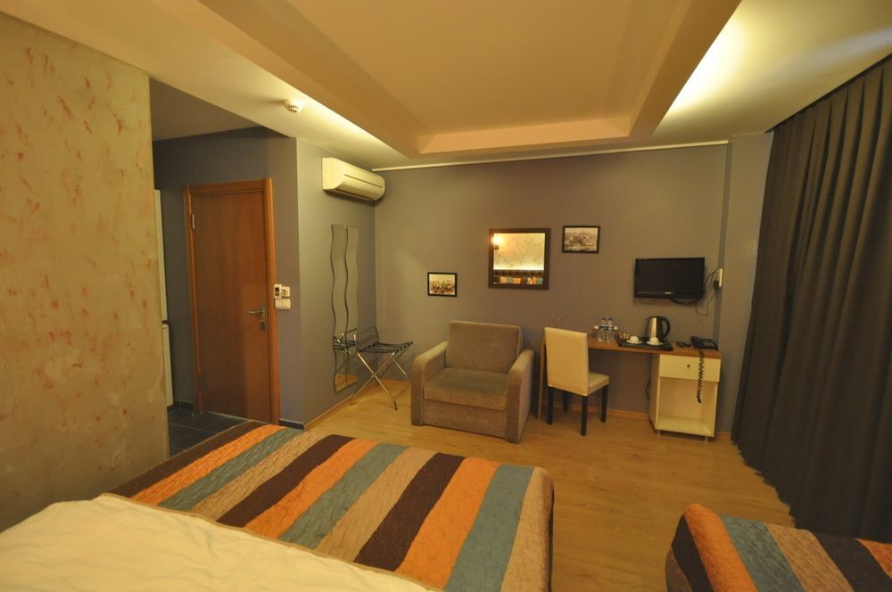Hotel Plussuite Taksim 3*
