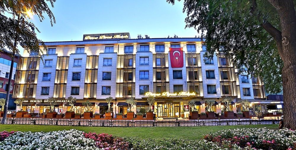 Dosso Dossi & Downtown Istanbul