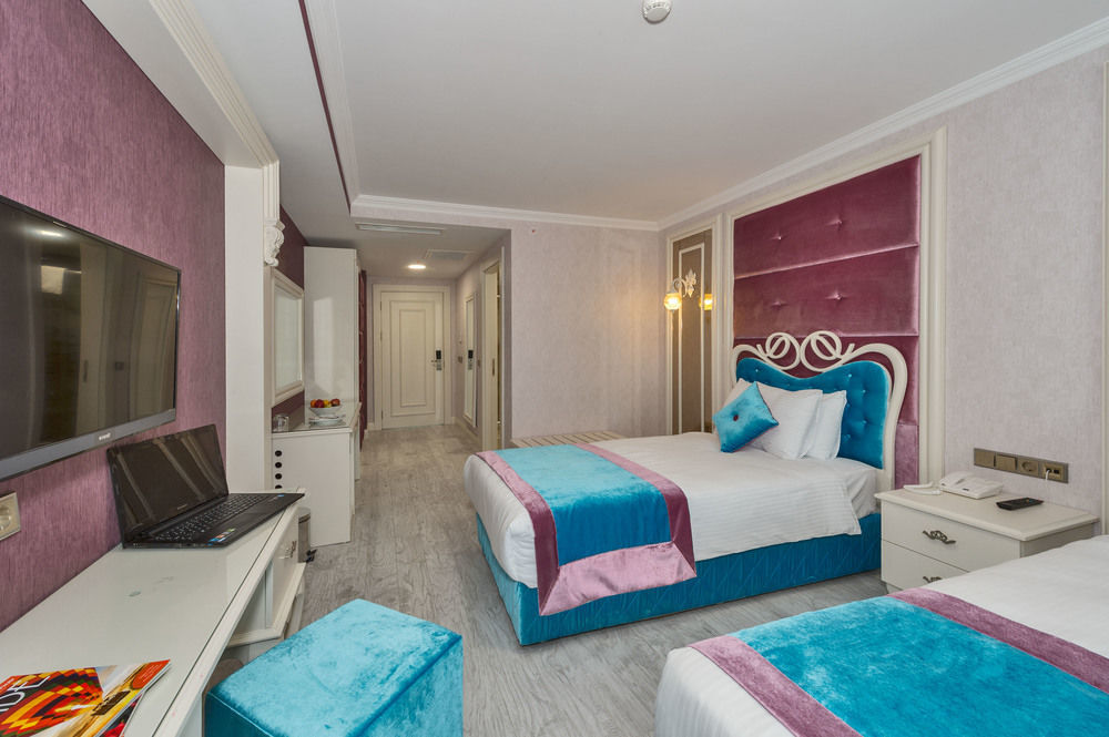 Marnas Hotel 4*