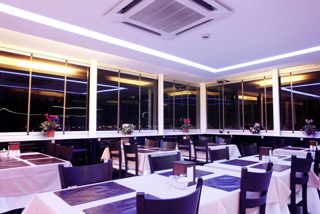 Salinas Hotel *