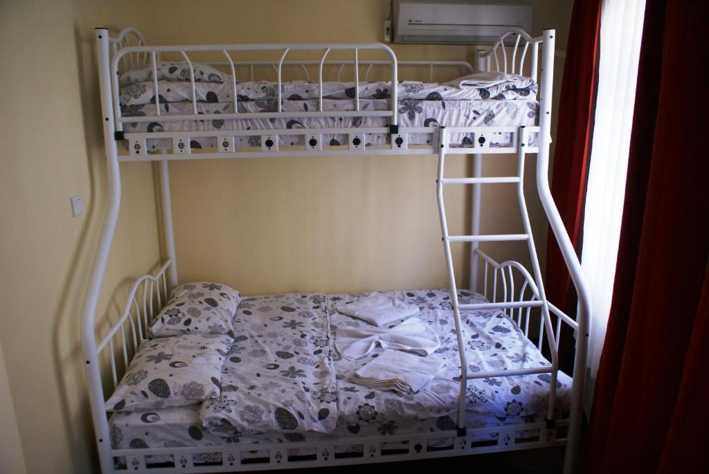Guest house Metropolis &