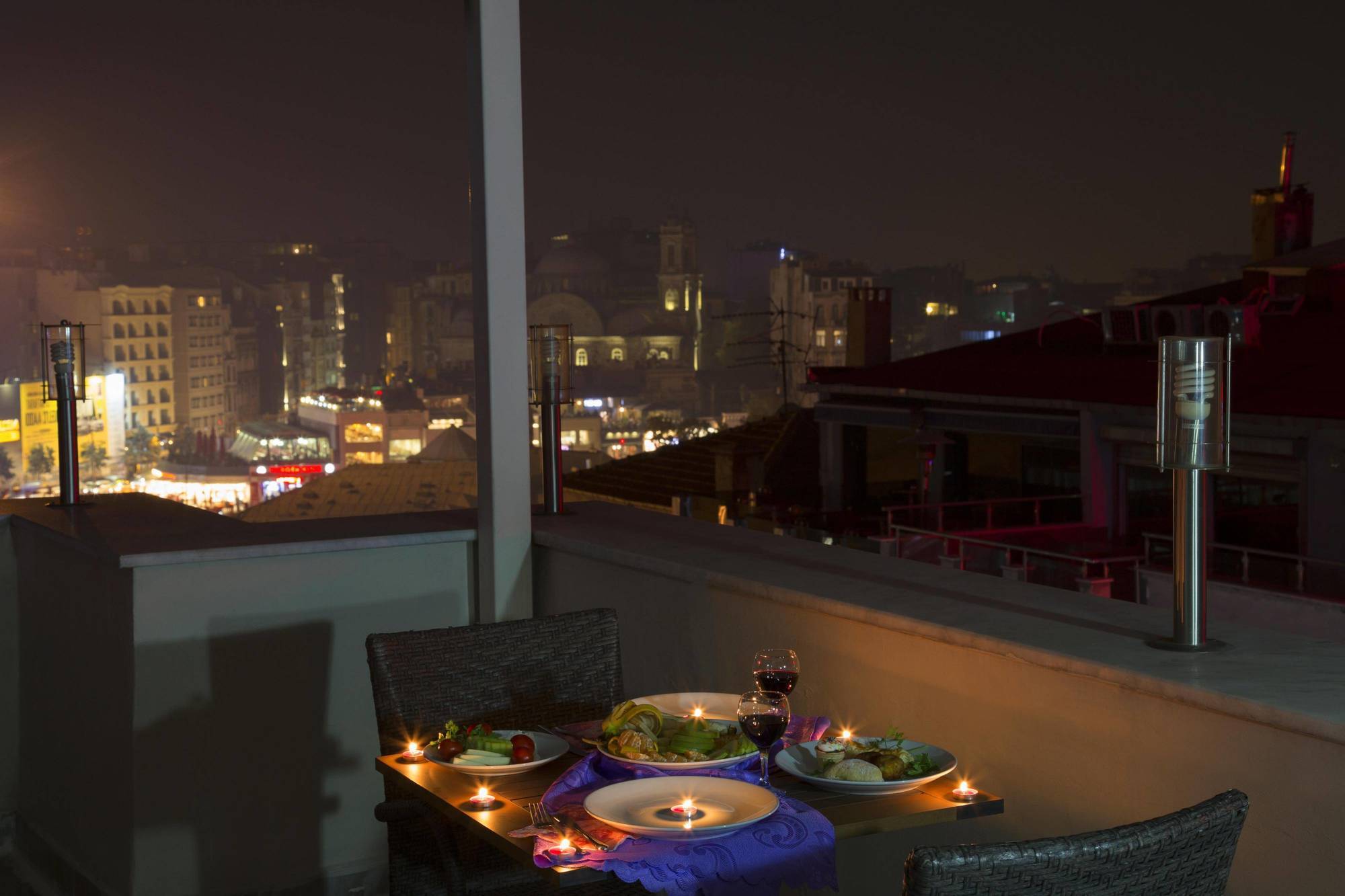 Hotel Grand Zentrum & Cafe Restaurant - Taksim Square