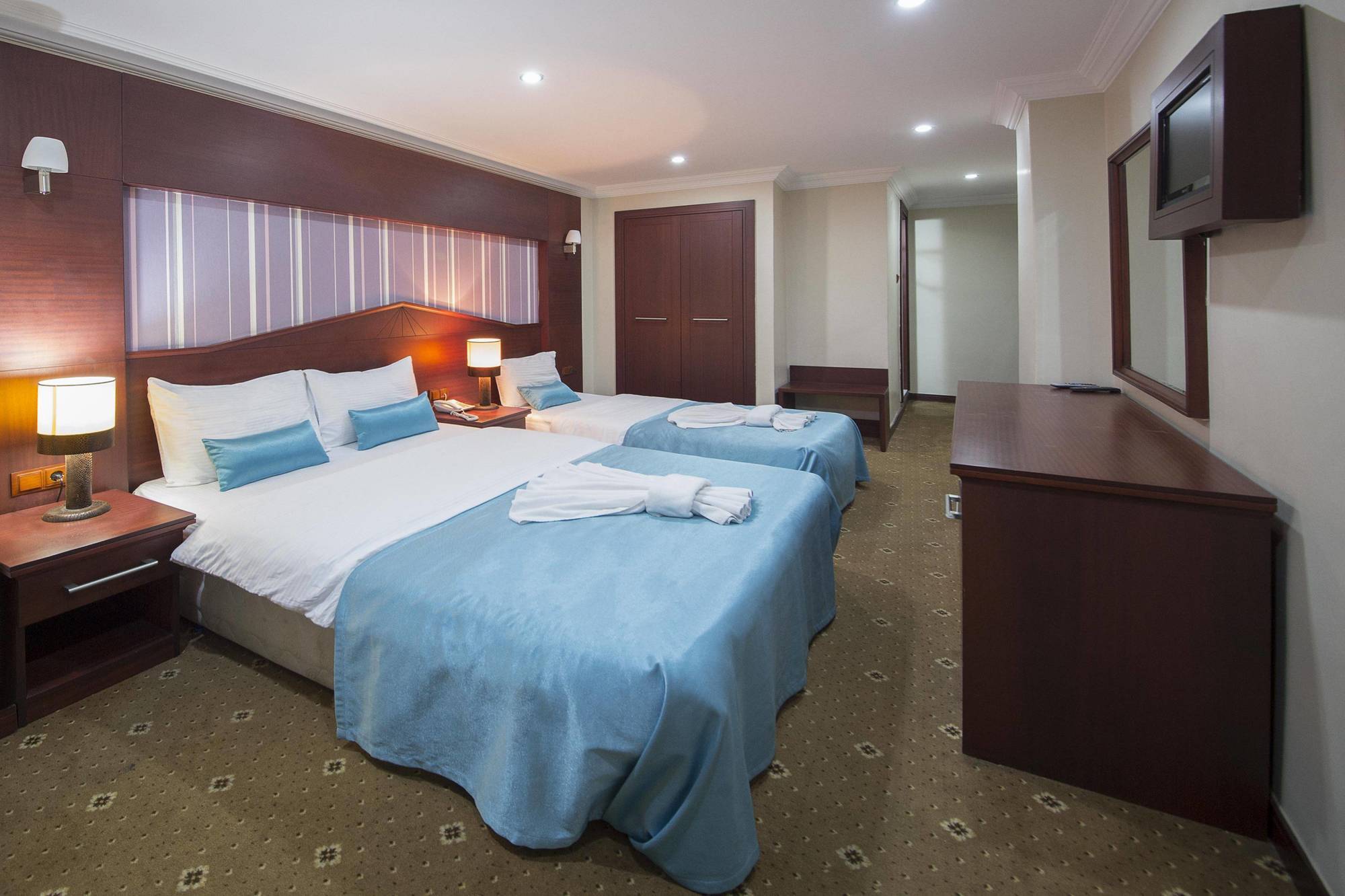 Grand Zentrum & Cafe Restaurant - Taksim Square Hotel 3*