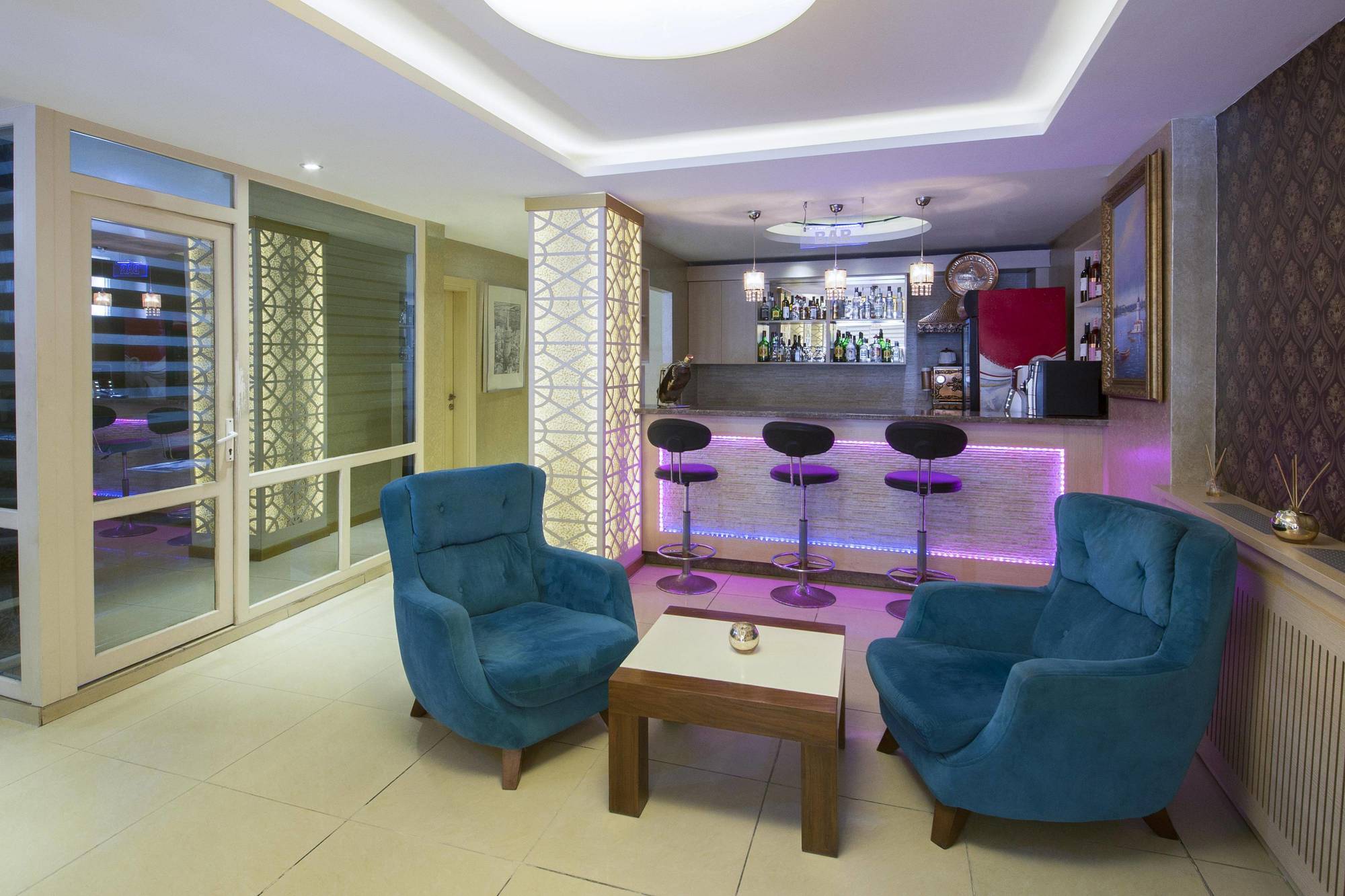 Grand Zentrum & Cafe Restaurant - Taksim Square 3*