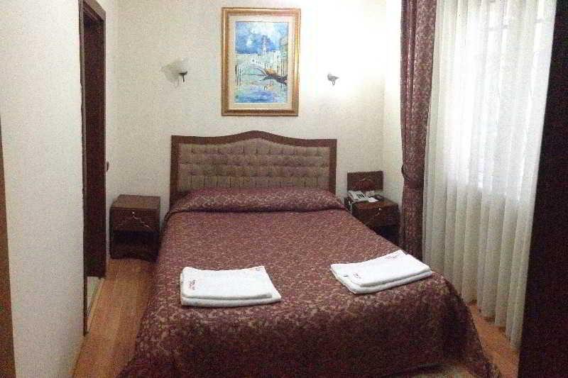 Grand Ambiance Hotel
