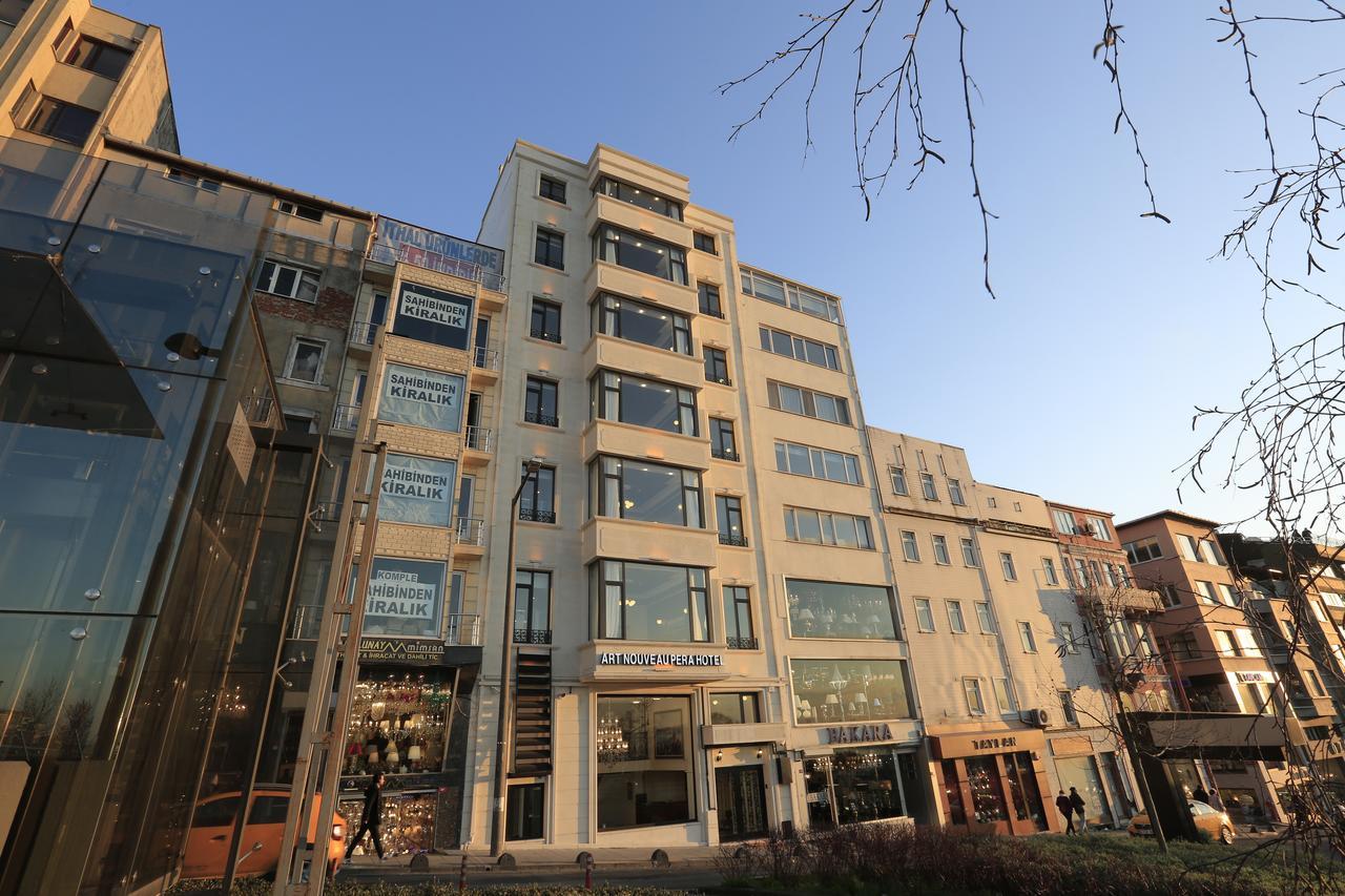 Art Nouveau Pera