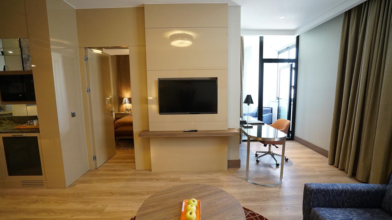 Hawthorn By Wyndham Airport Otel 5*
