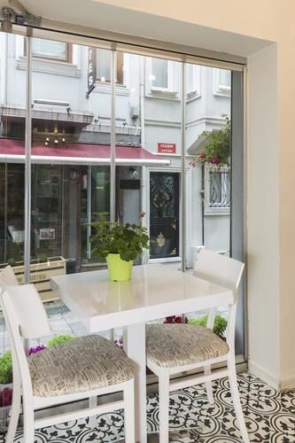 Astan Taksim Istanbul