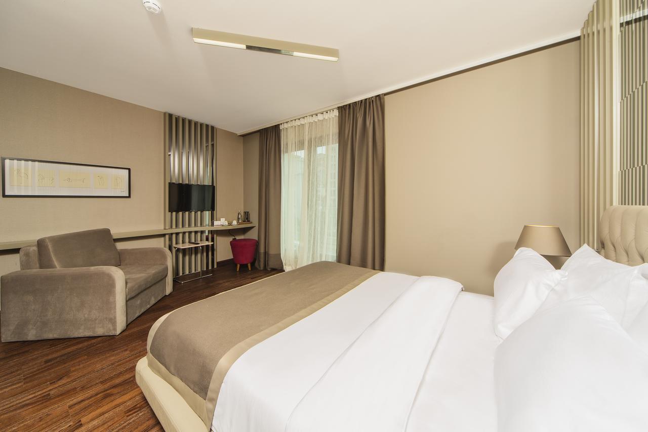 The Hotel 3*