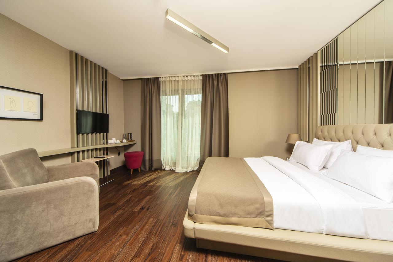 The Hotel 3*