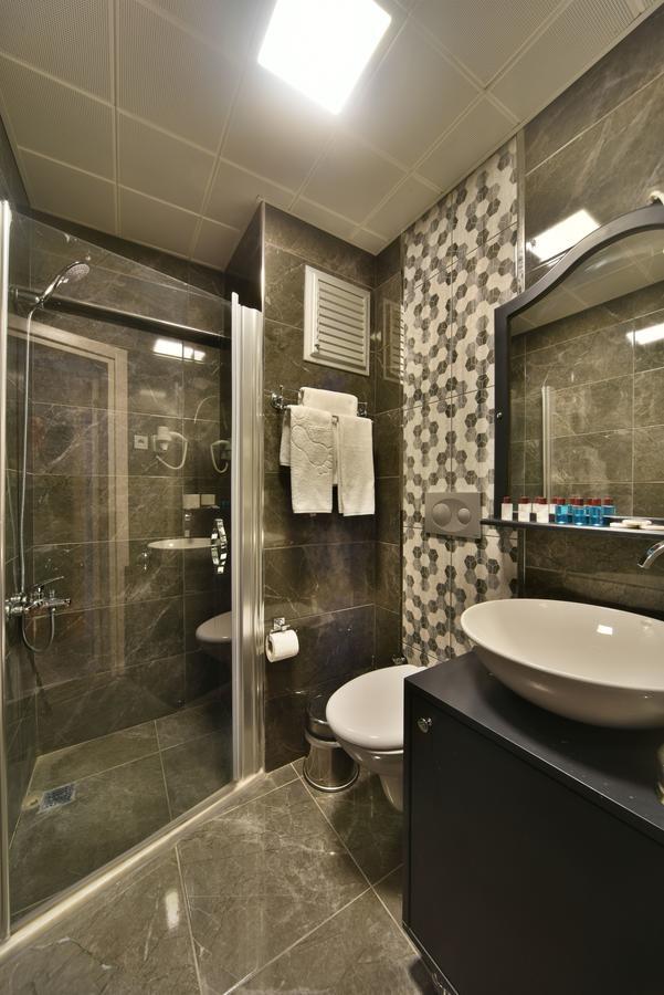 Pelican House Hotel 3*