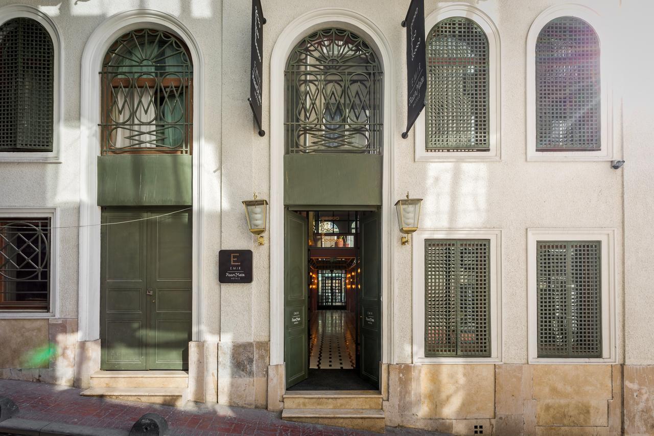 Mate Emir, Hotel Istambul