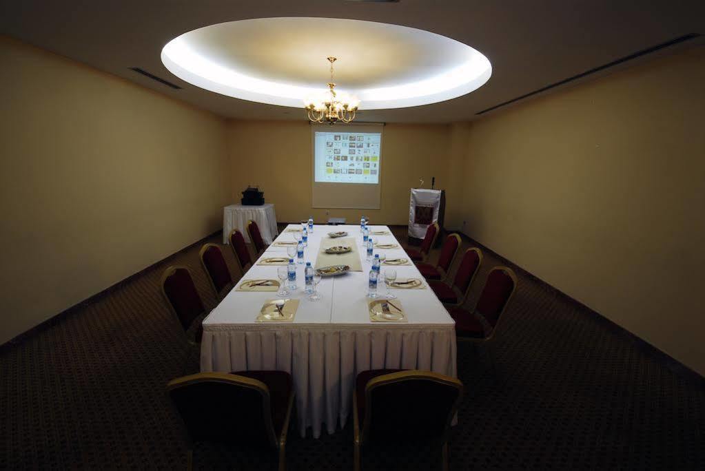 Taksim Metropark Hotel 4*