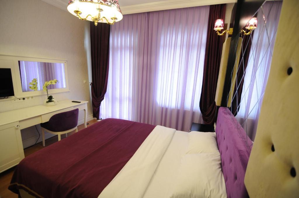 Hotel East