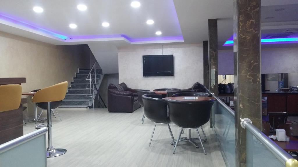 Lal Hotel 3*