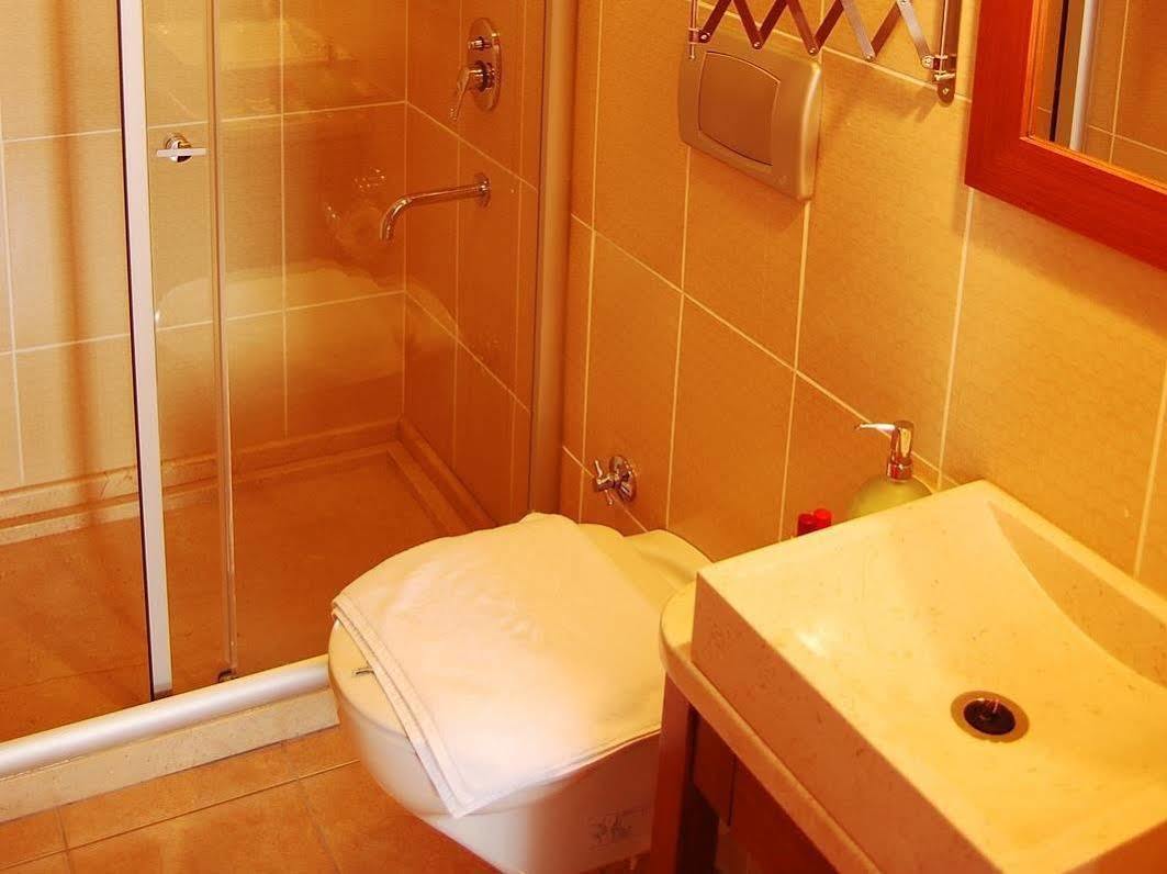 Agora Hotel 3*