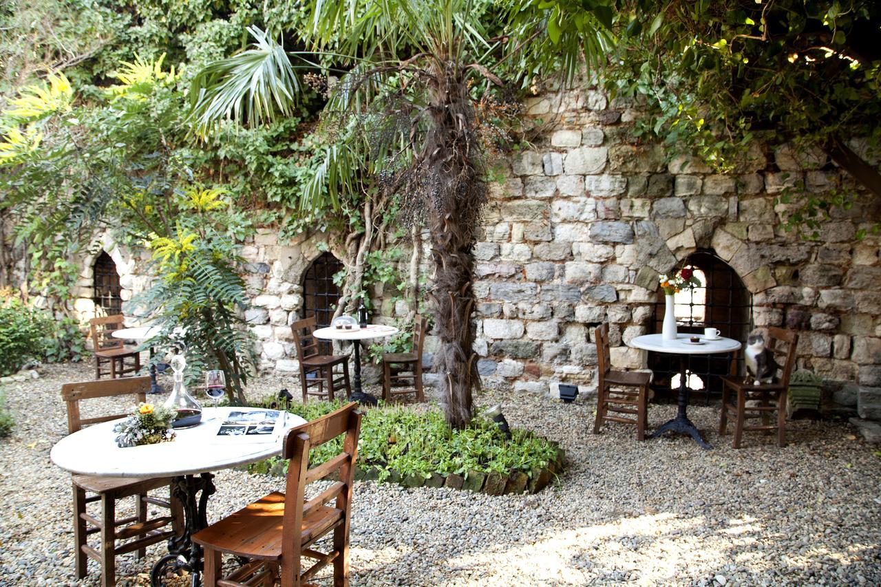 Empress Zoe Hotel 2*