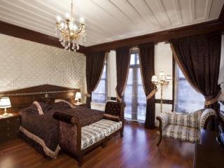 Ascot House Apartment