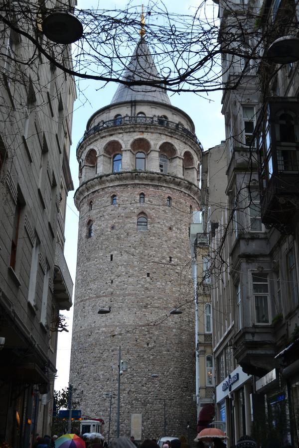 Peradise Hotel 2*