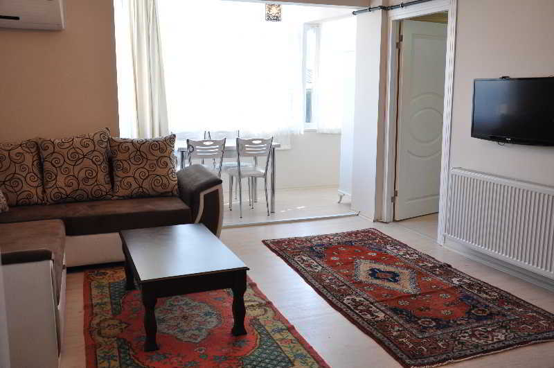 Hotel Huxley And Aparts Old 3*