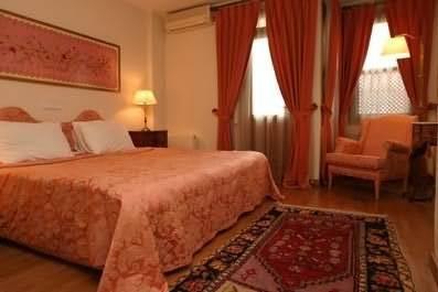Sari Istanbul