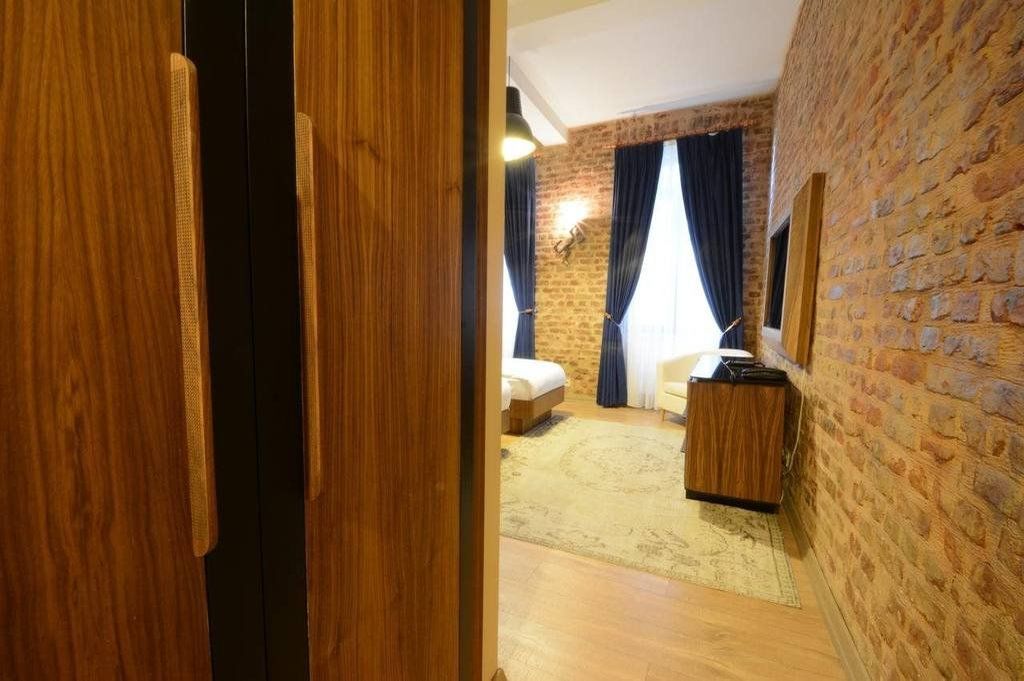 Nine Otel 3*