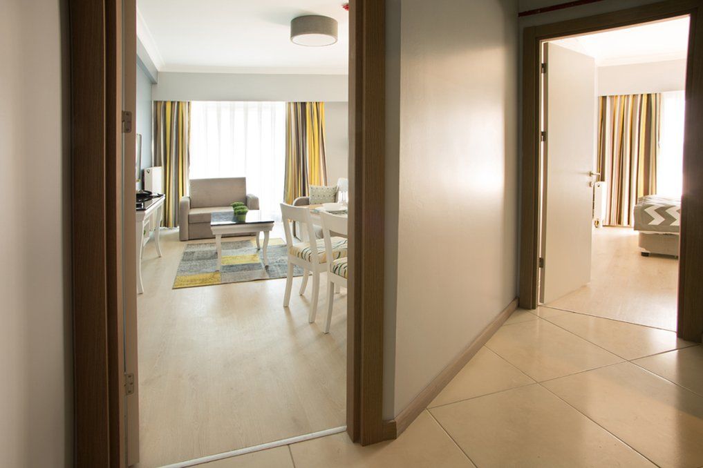 Serenity Airport Otel 4*