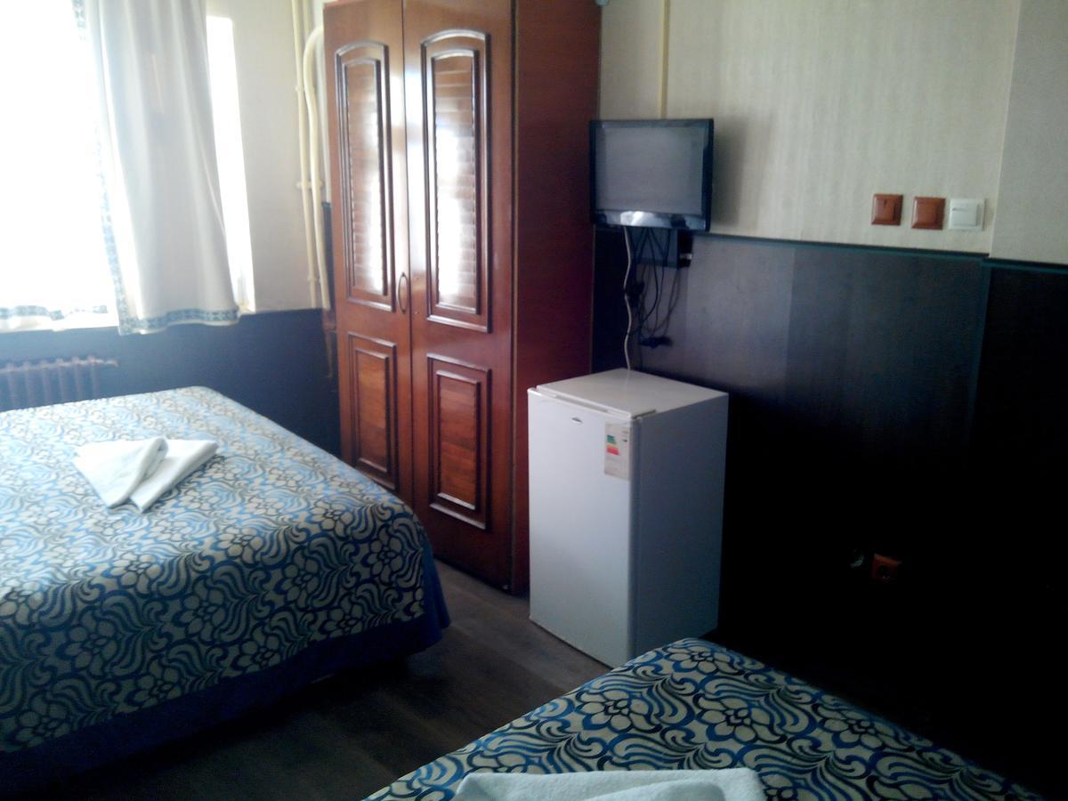 Hotel Red Rose *