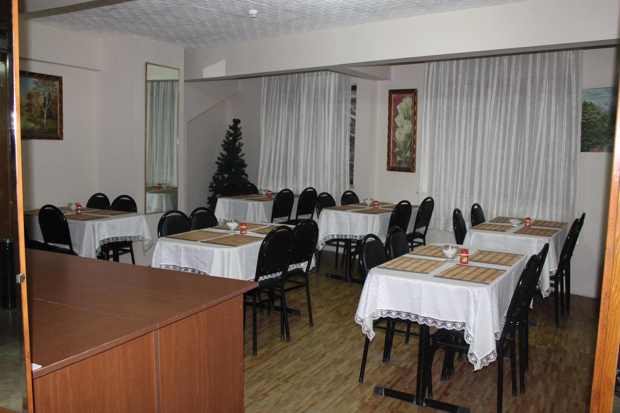 Otel Paris