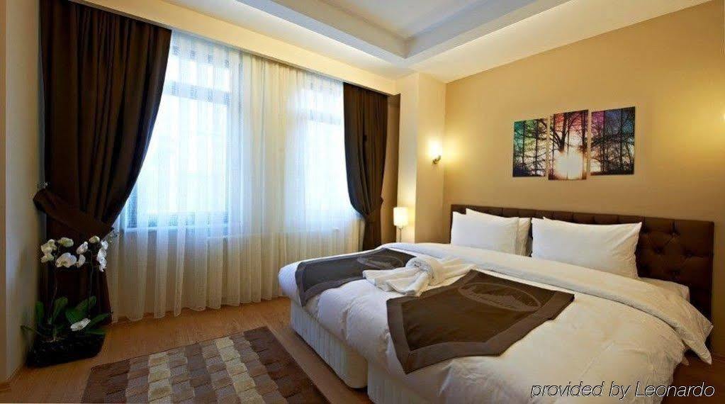 Hotel Plussuite Taksim 3*