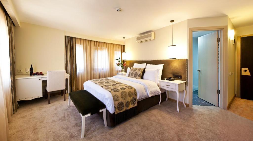 Taximtown Hotel 4*