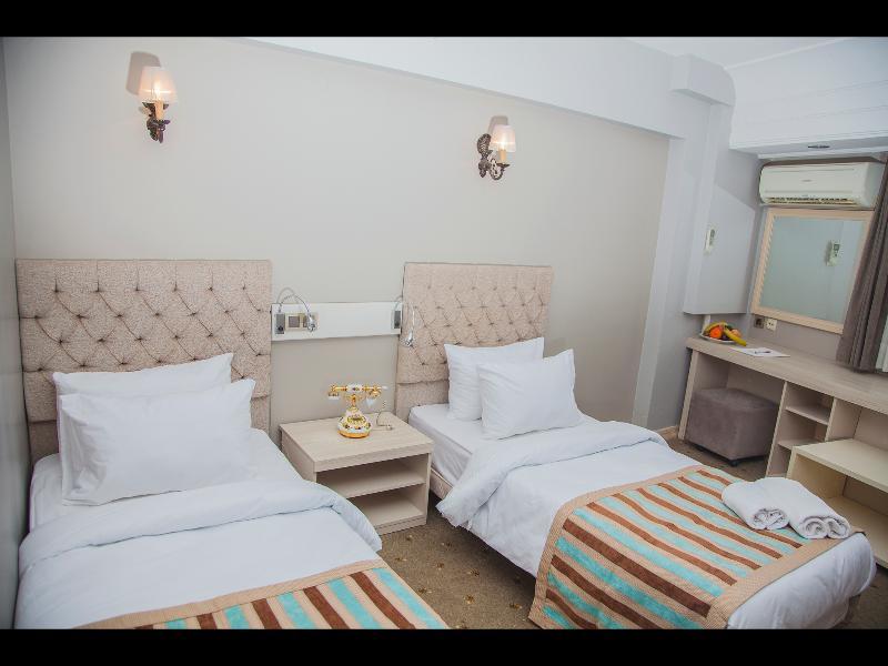 Dundar & 4*