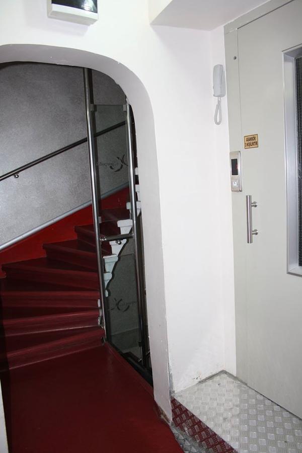 Parpali Hotel *