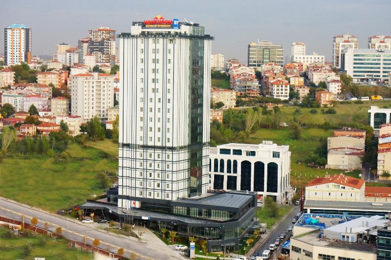 Otel Hawthorn By Wyndham Airport 5*