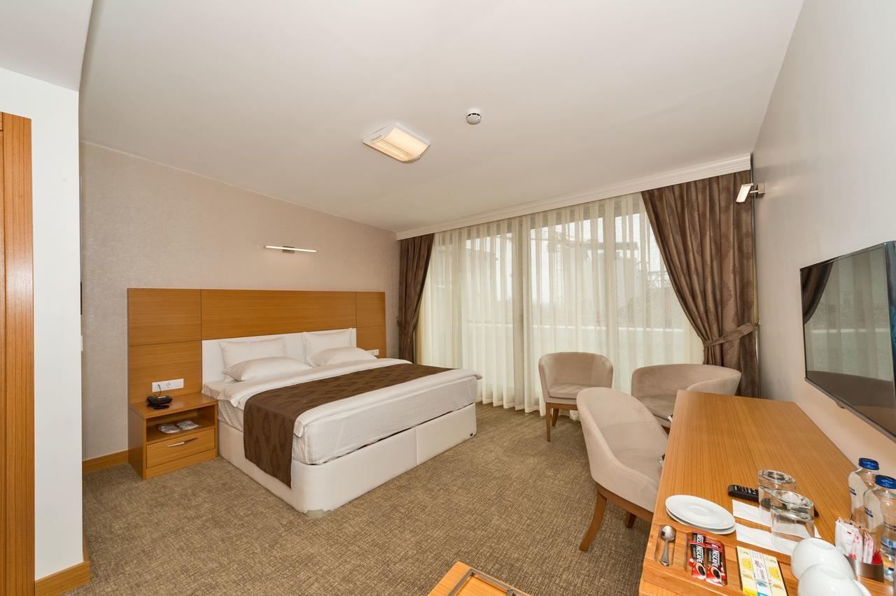 Miel Aparthotel 3*