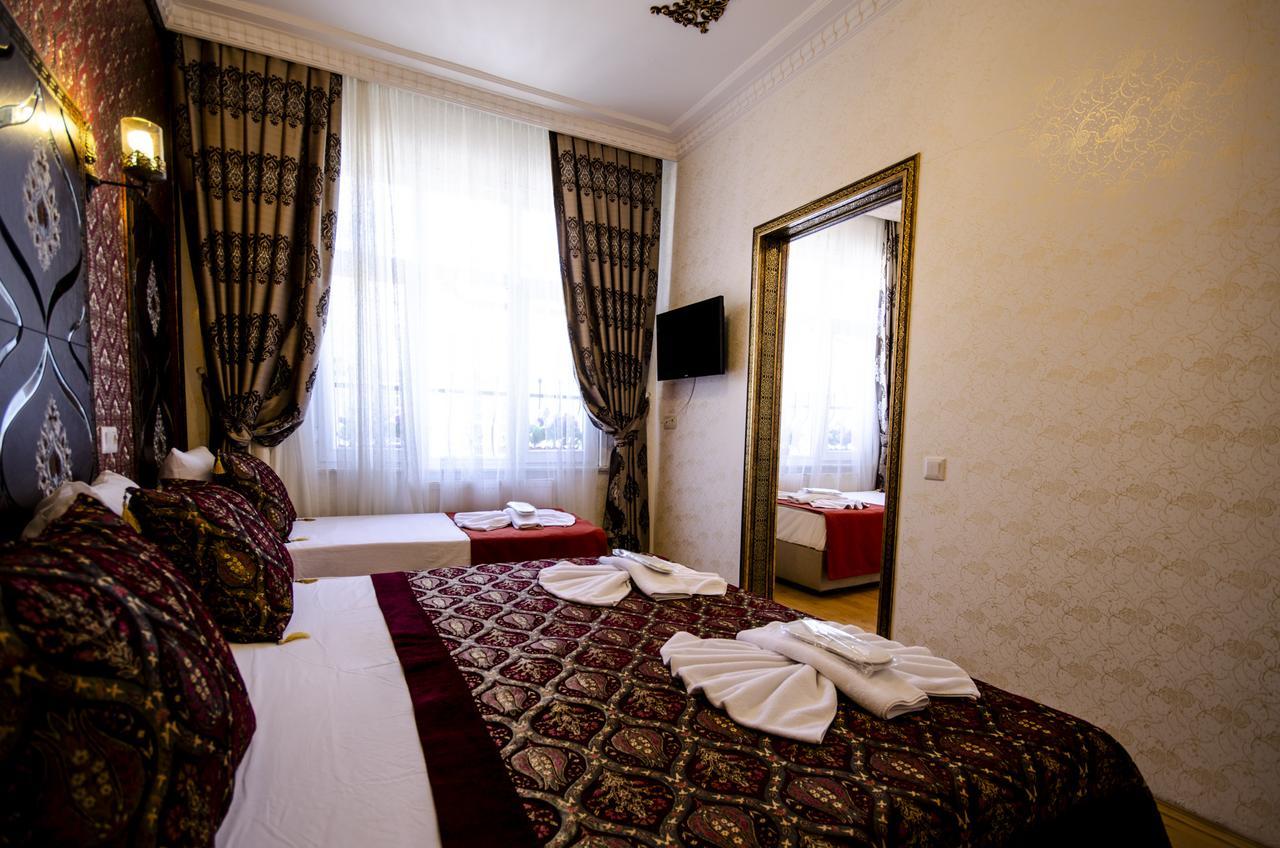 Paris Garden Bed & Breakfast 3*