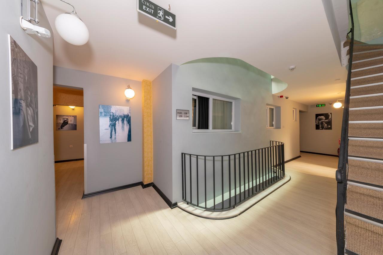Otel Rumours