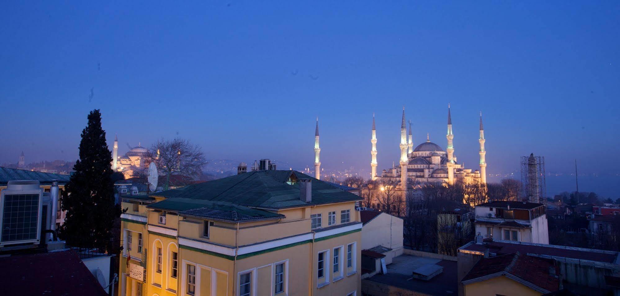 Perula & Hotel 3*