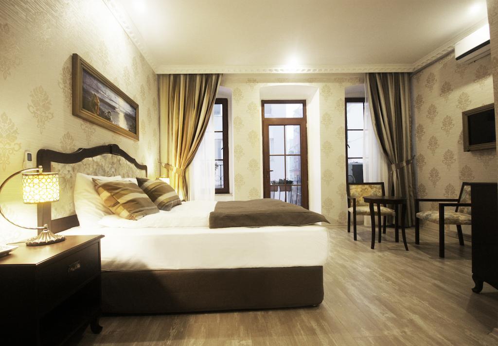 Taksim House 3*