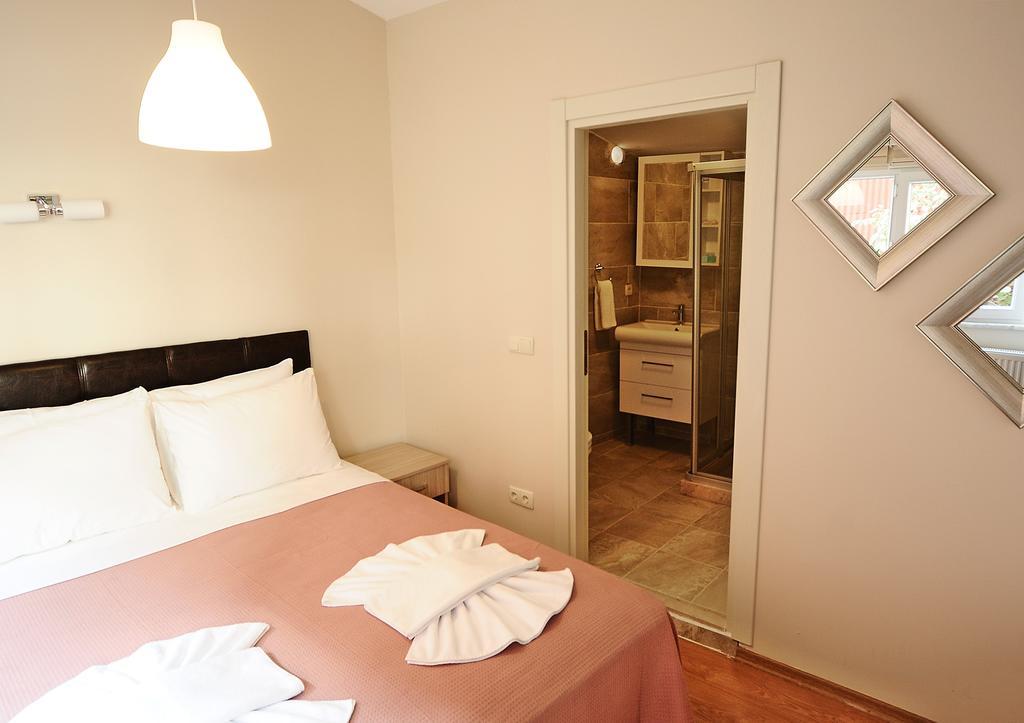 Atrium 3*