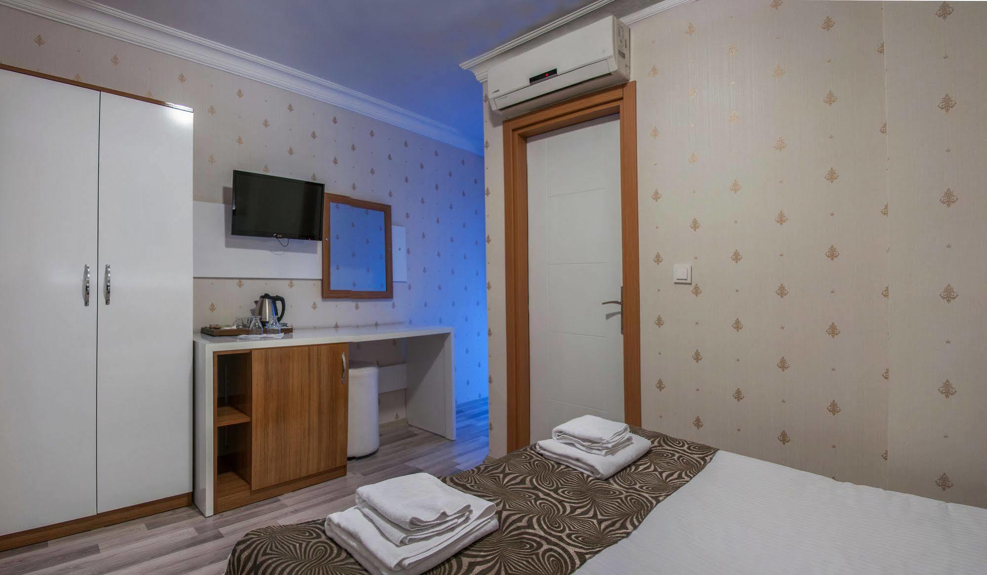 Airport Hotel 3*