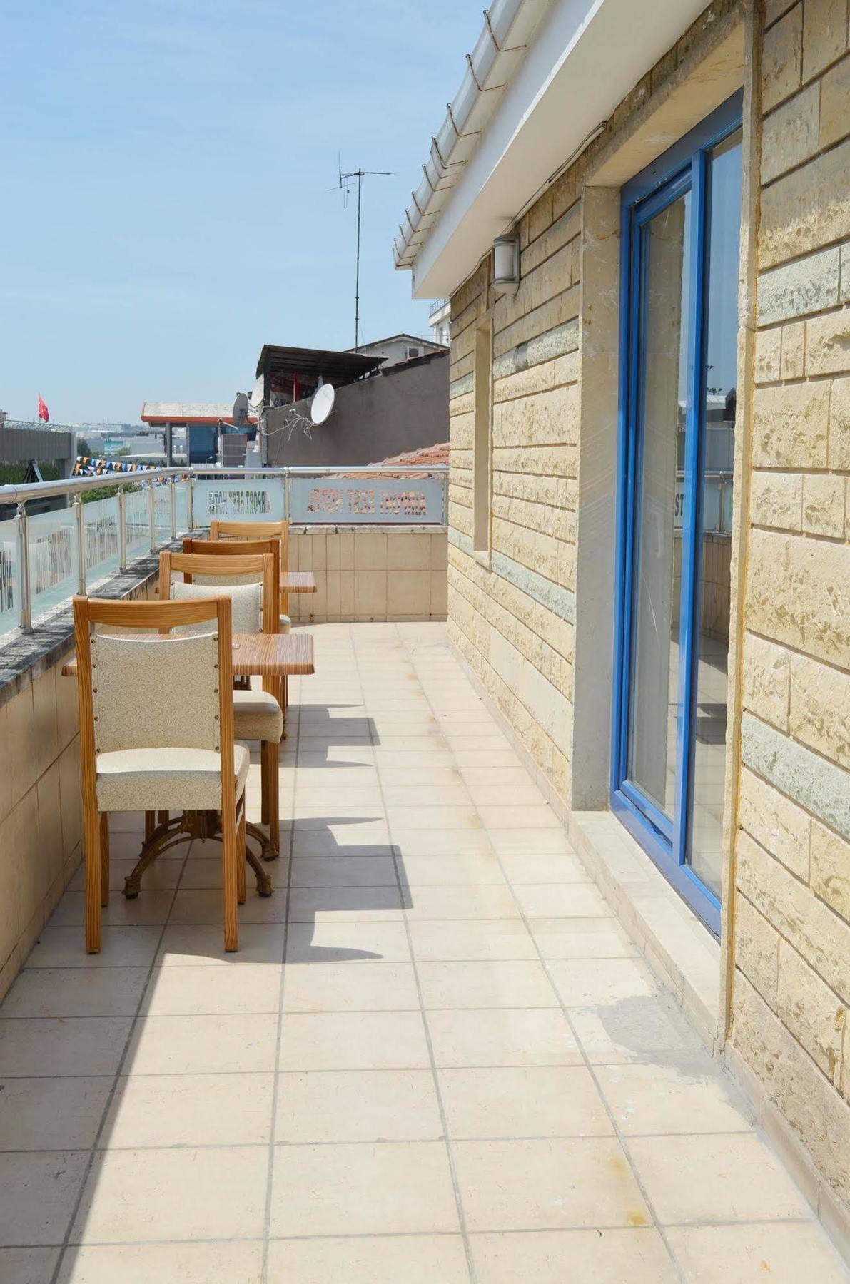 Airport Hotel 3*