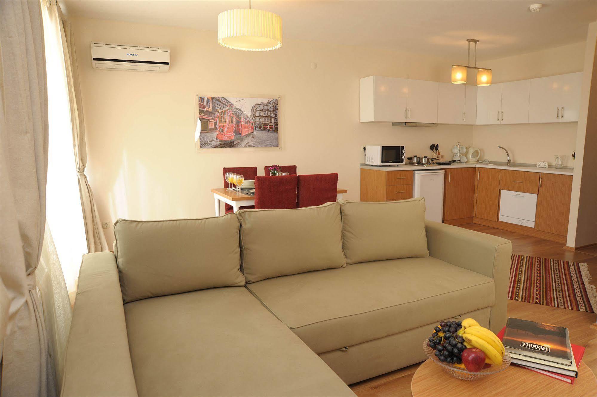 Three Apples Taksim Apartment