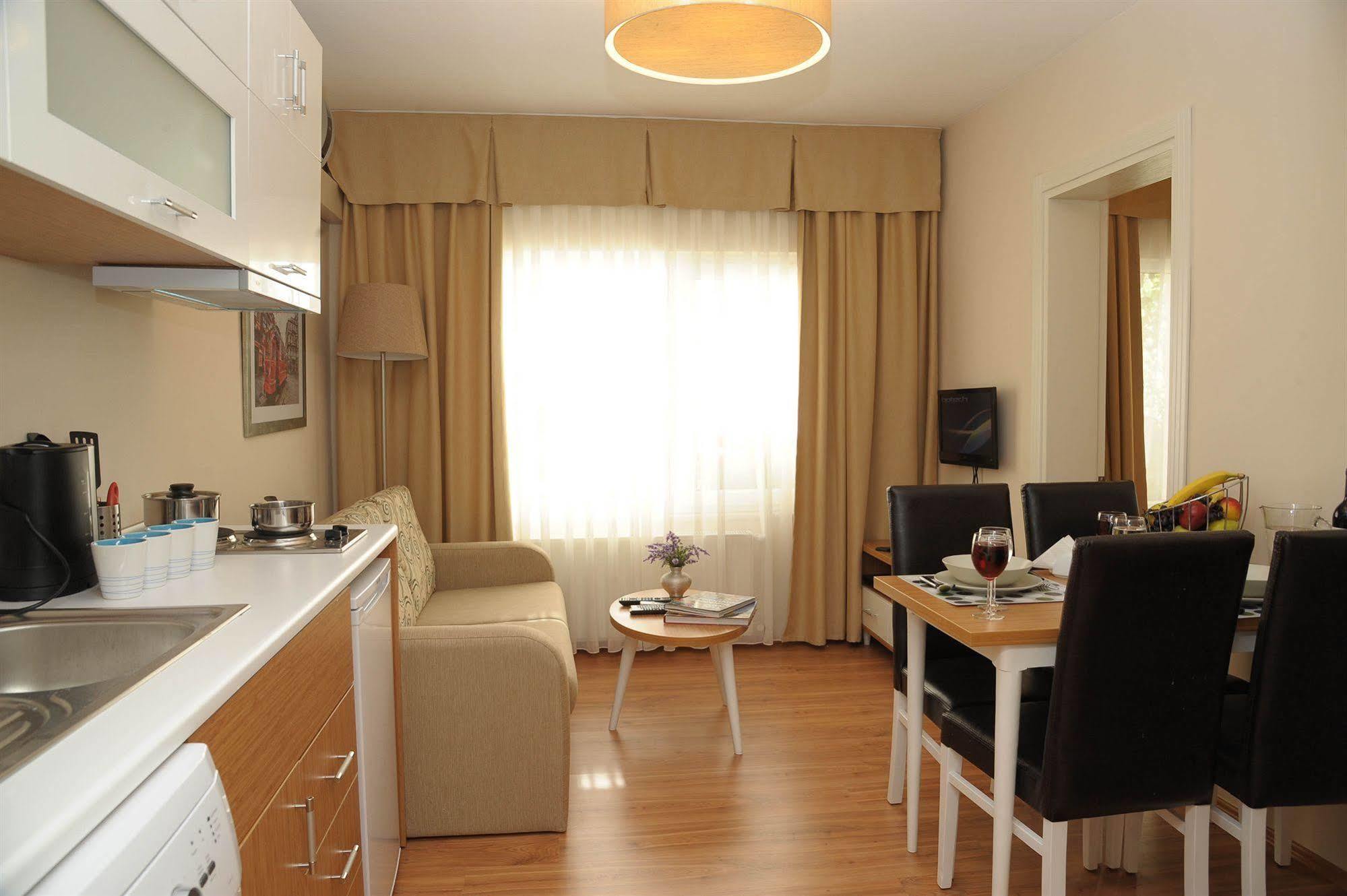 Three Apples Taksim *