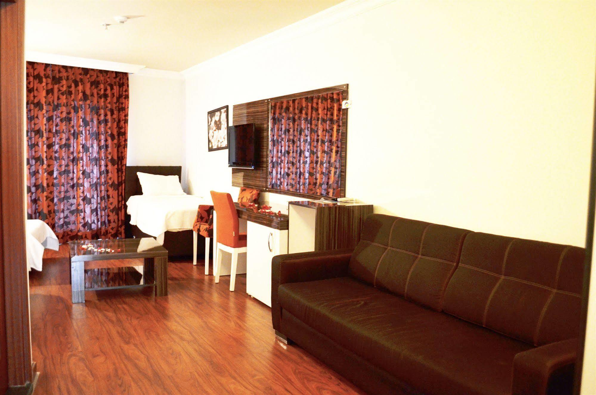 La Piano Hotel 2*