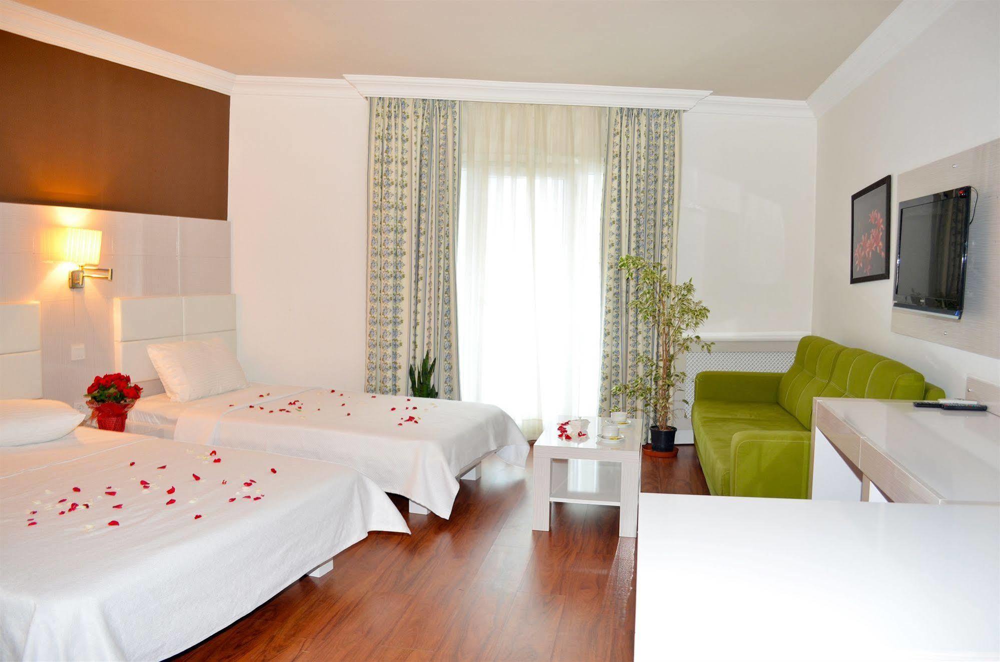 Hotel La Piano 2*